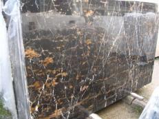 Supply polished slabs 0.8 cm in natural marble BLACK AND GOLD EDM25001. Detail image pictures 