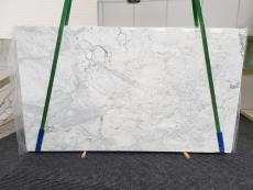 Supply polished slabs 0.8 cm in natural marble CALACATTA ARNI 1451. Detail image pictures 