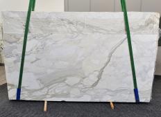 Supply polished slabs 0.8 cm in natural marble CALACATTA CARRARA 1435. Detail image pictures 