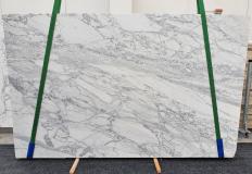 Supply polished slabs 1.2 cm in natural marble CALACATTA CARRARA 1421. Detail image pictures 