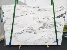 Supply honed slabs 0.8 cm in natural marble CALACATTA CORCHIA 1622. Detail image pictures 