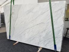 Supply polished slabs 0.8 cm in natural marble CALACATTA CREMO 1403. Detail image pictures 
