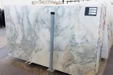Supply polished slabs 0.8 cm in natural marble CALACATTA CREMO T0190. Detail image pictures 