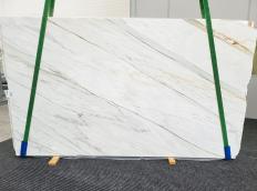 Supply honed slabs 0.8 cm in natural marble CALACATTA CREMO 1434. Detail image pictures 