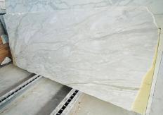 Supply honed slabs 0.8 cm in natural marble CALACATTA CREMO 3209. Detail image pictures 