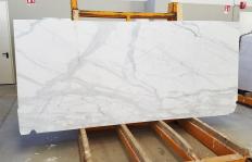 Supply sawn slabs 0.8 cm in natural marble CALACATTA EXTRA 2256. Detail image pictures 