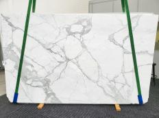 Supply honed slabs 0.8 cm in natural marble CALACATTA EXTRA 1649. Detail image pictures 