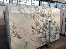 Supply polished slabs 0.8 cm in natural marble CALACATTA FIORITO Z0052. Detail image pictures 