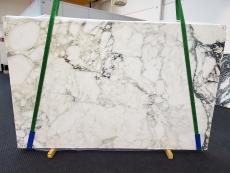 Supply honed slabs 2 cm in natural marble CALACATTA MONET 1453. Detail image pictures 
