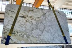 Supply sawn slabs 0.8 cm in natural marble CALACATTA MONET A0815. Detail image pictures 