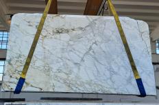 Supply sawn slabs 0.8 cm in natural marble CALACATTA MONET A0815. Detail image pictures 