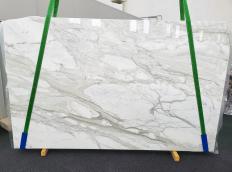 Supply rough slabs 2 cm in natural marble CALACATTA ORO EXTRA xx1737. Detail image pictures 