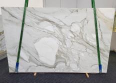 Supply polished slabs 1.2 cm in natural marble CALACATTA ORO 1479. Detail image pictures 
