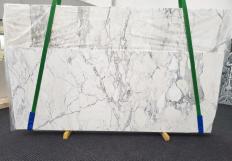 Supply polished slabs 0.8 cm in natural marble CALACATTA 1508. Detail image pictures 