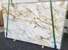 Supply polished slabs 0.8 cm in natural marble CALACATTA 1568. Detail image pictures 