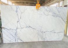 Supply polished slabs 0.8 cm in natural marble CALACATTA 3414. Detail image pictures 