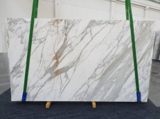 Supply polished slabs 0.8 cm in natural marble CALACATTA 1228. Detail image pictures 
