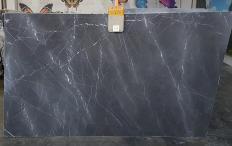 Supply honed slabs 0.8 cm in natural marble GRAFFITE U0391. Detail image pictures 