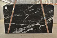 Supply polished slabs 1.2 cm in natural granite MAORI 2521. Detail image pictures 