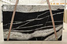 Supply polished slabs 1.2 cm in natural granite MAORI 2540. Detail image pictures 