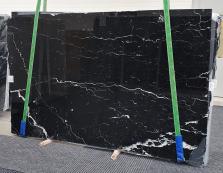 Supply polished slabs 0.8 cm in natural marble NERO MARQUINA 1378. Detail image pictures 
