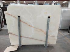 Supply polished slabs 0.8 cm in natural onyx ONICE BIANCO 1810M. Detail image pictures 