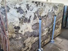 Supply polished slabs 0.8 cm in natural granite PATAGONIA C0294. Detail image pictures 