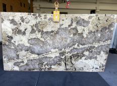 Supply polished slabs 0.8 cm in natural granite PATAGONIA C0294. Detail image pictures 