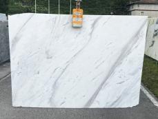 Supply honed slabs 2 cm in natural marble VOLAKAS DL0132. Detail image pictures 
