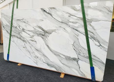 CALACATTA BORGHINIslab polished Italian marble Slab #33,  127.2 x 68.5 x 0.8 ˮ natural stone (available in Veneto, Italy) 