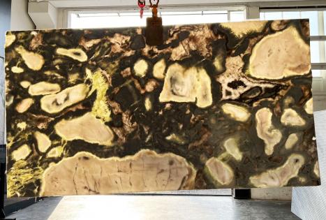 DOVER GREEN 21 slabs polished Turkish marble SL2CM,  128 x 68.9 x 0.8 ˮ natural stone (available in Veneto, Italy) 