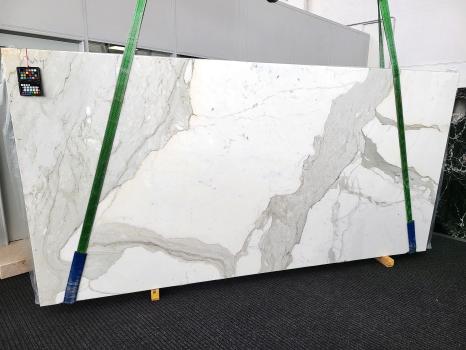 CALACATTA ORO EXTRAslab polished Italian marble Slab #09,  139 x 70.9 x 0.8 ˮ natural stone (available in Veneto, Italy) 